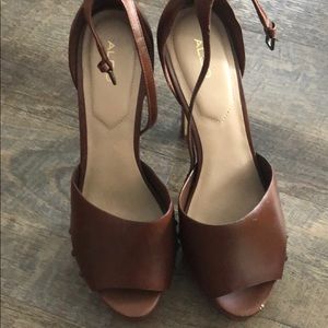Brown strappy sandals